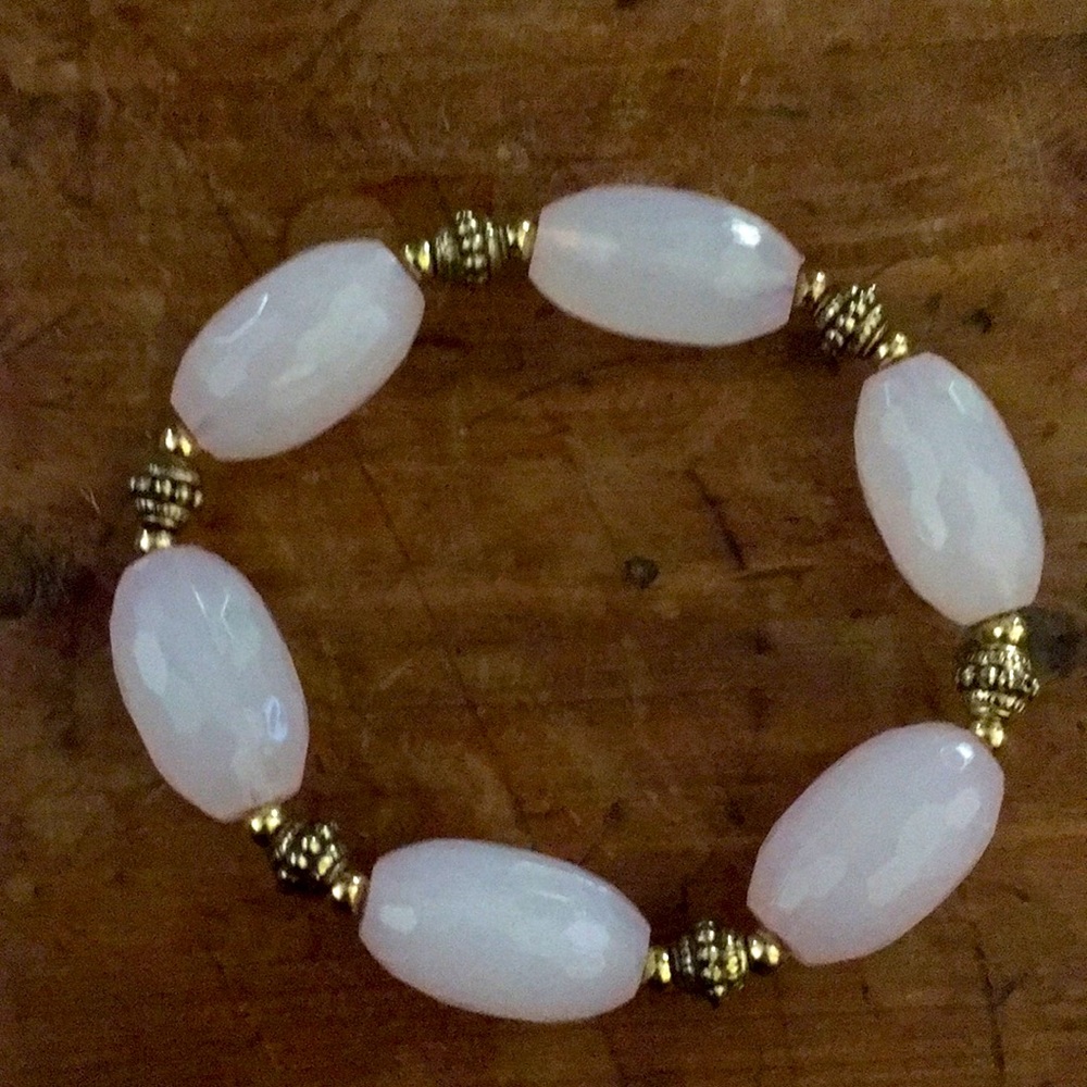 🌻🌻🌻 BOG2 Pink Stretch Bead Bracelet - Picture 1 of 2